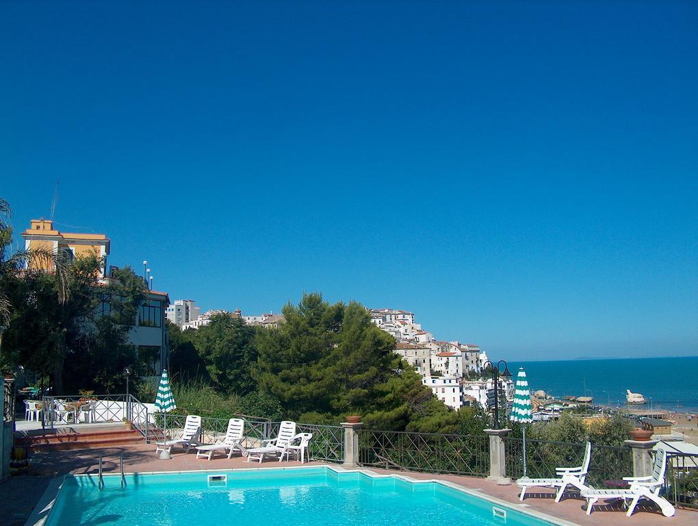 Hotel Piccolo Paradiso Di Rodi Garganico Eksteriør billede