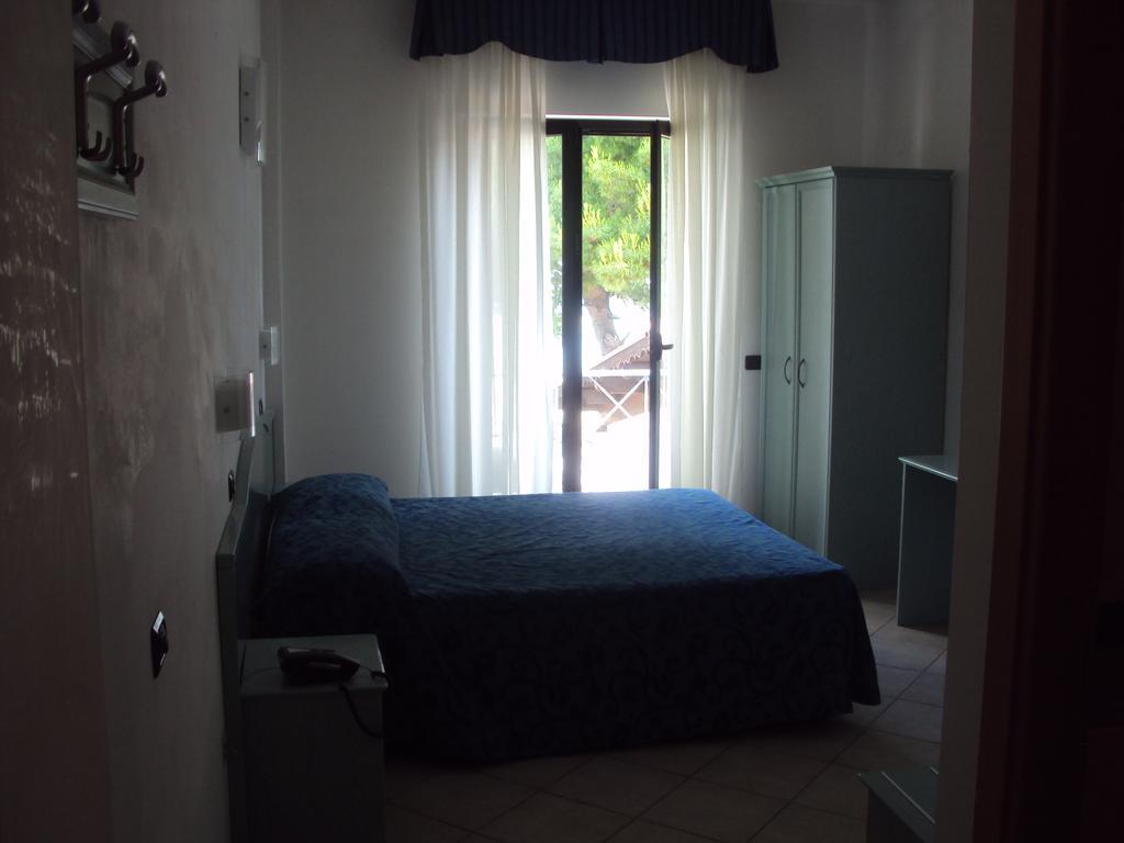 Hotel Piccolo Paradiso Di Rodi Garganico Eksteriør billede